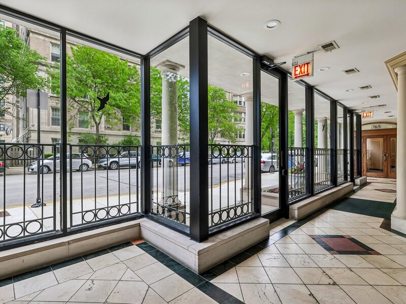 1755 E 55th Street Chicago IL 60615