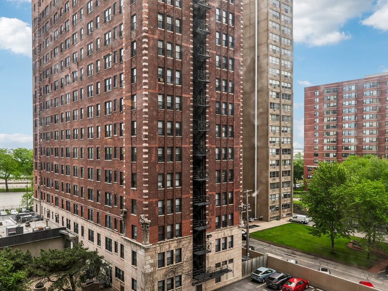 1755 E 55th Street Chicago IL 60615