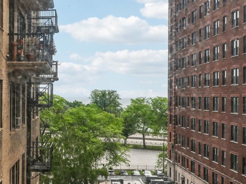 1755 E 55th Street Chicago IL 60615