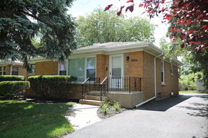 Photo of 4951 Howard Street Skokie IL 60077