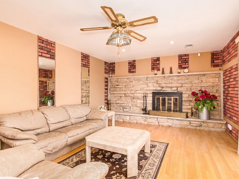 8432 W Amelia Drive Niles IL 60714