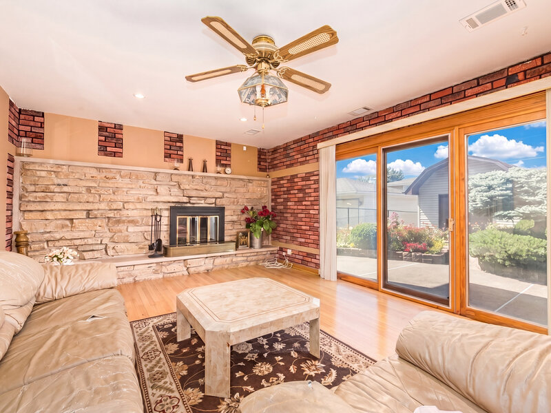 8432 W Amelia Drive Niles IL 60714