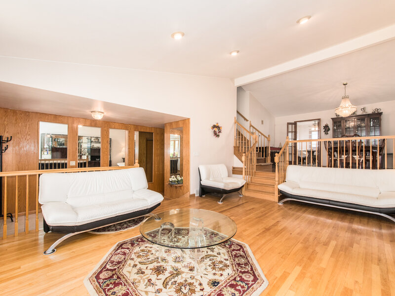 8432 W Amelia Drive Niles IL 60714
