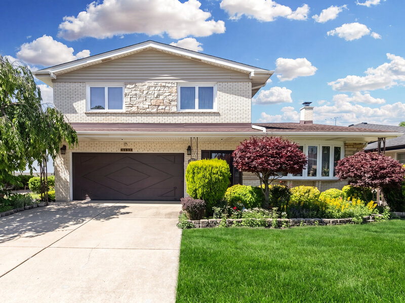 8432 W Amelia Drive Niles IL 60714
