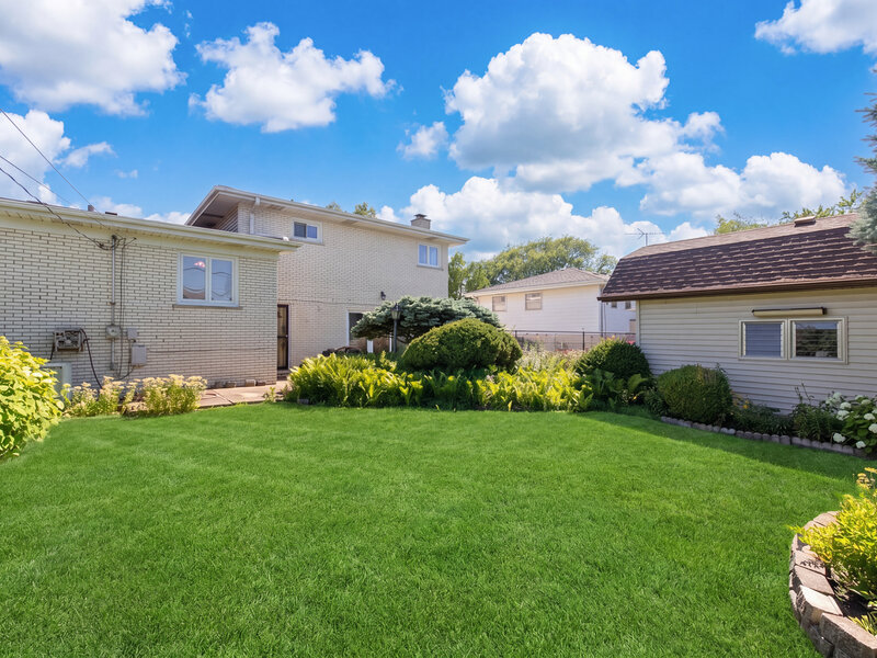 8432 W Amelia Drive Niles IL 60714
