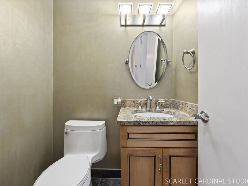27200 W Lakeview Drive South Drive Lake Barrington IL 60084