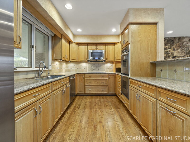 27200 W Lakeview Drive South Drive Lake Barrington IL 60084