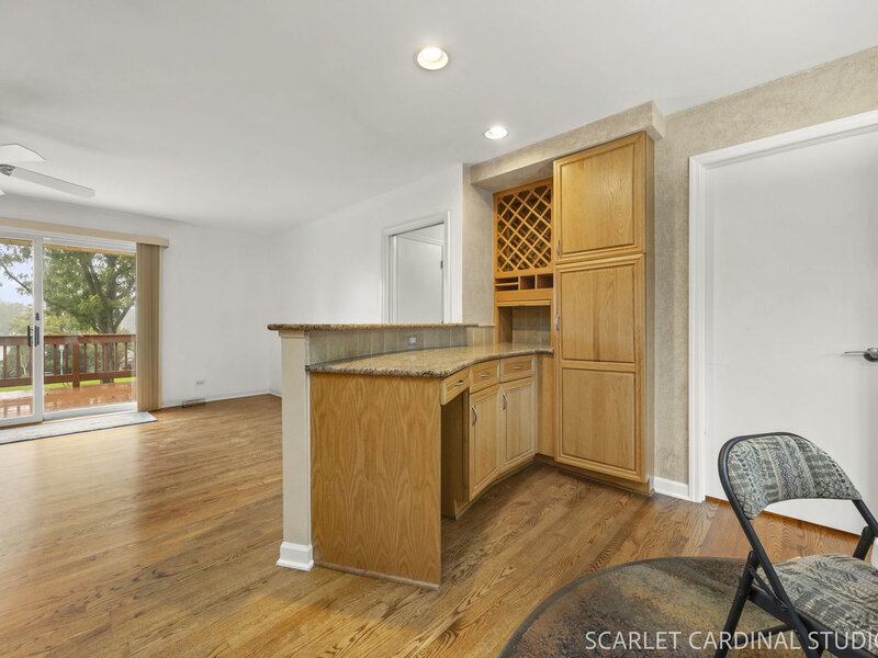 27200 W Lakeview Drive South Drive Lake Barrington IL 60084