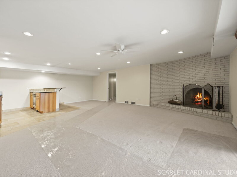 27200 W Lakeview Drive South Drive Lake Barrington IL 60084