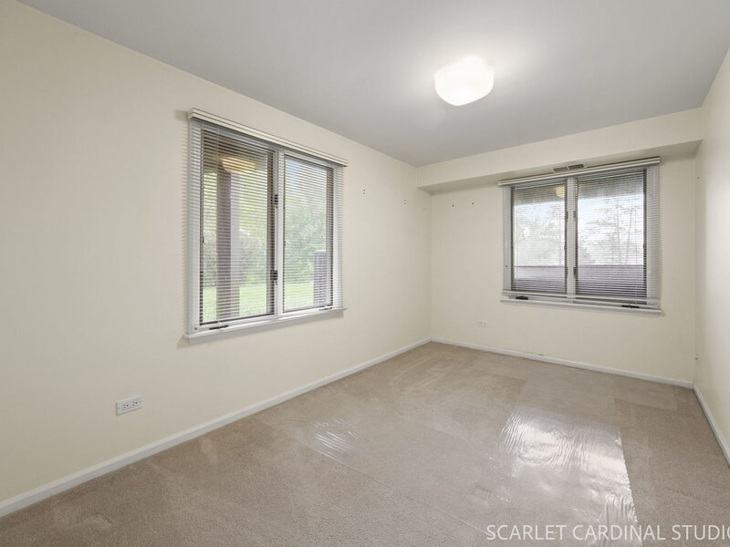 27200 W Lakeview Drive South Drive Lake Barrington IL 60084