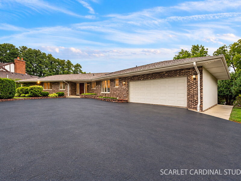 27200 W Lakeview Drive South Drive Lake Barrington IL 60084
