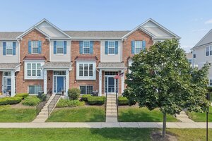 Photo of 3402 Neubauer Circle Lindenhurst IL 60046
