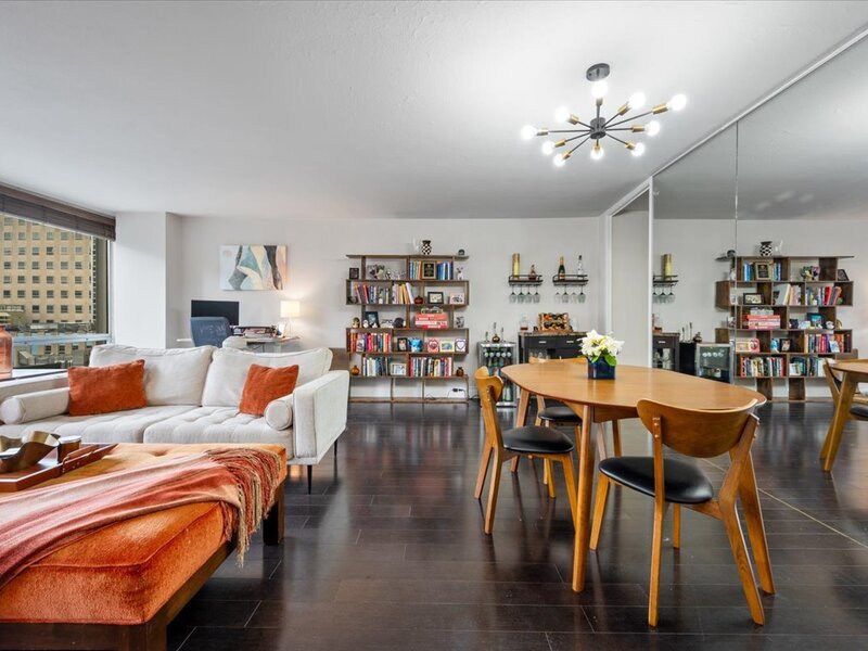 330 W Diversey Parkway Chicago IL 60657
