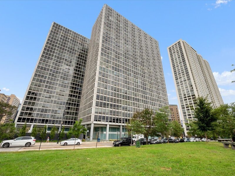 330 W Diversey Parkway Chicago IL 60657