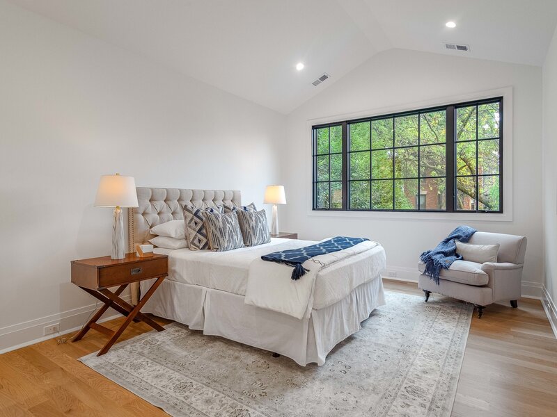 1907 W Cuyler Avenue Chicago IL 60613