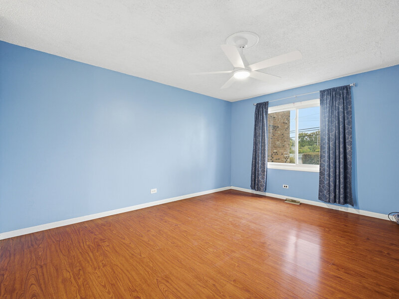 3018 Roberts Drive Woodridge IL 60517