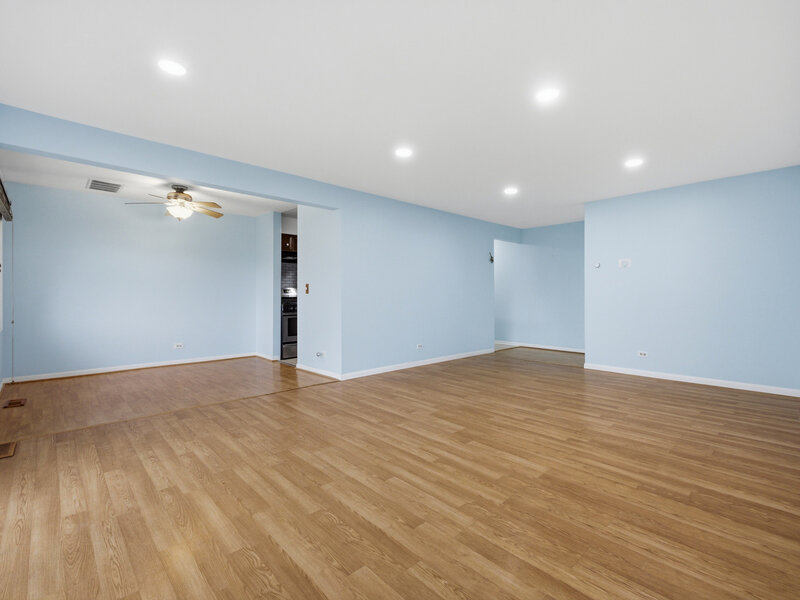 3018 Roberts Drive Woodridge IL 60517