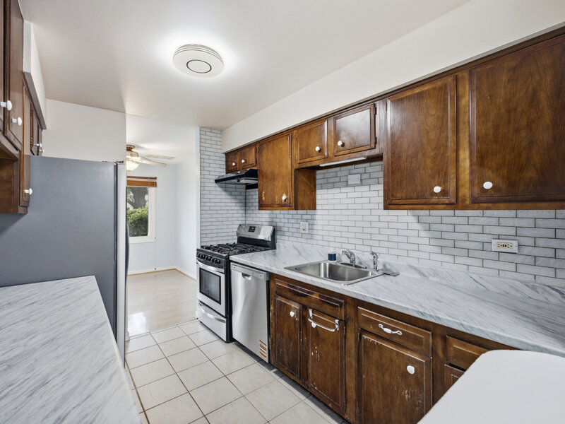 3018 Roberts Drive Woodridge IL 60517