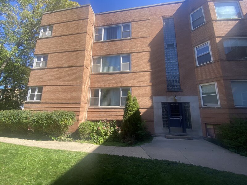 2637 W Fitch Avenue Chicago IL 60645
