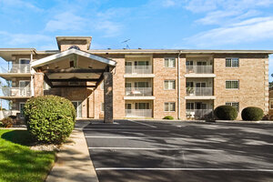 Photo of 18216 Lange Street Lansing IL 60438 Unit 1A