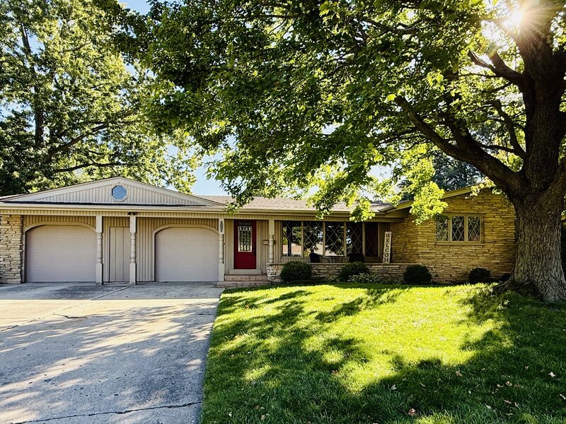 143 Joanne Lane Rochelle IL 61068