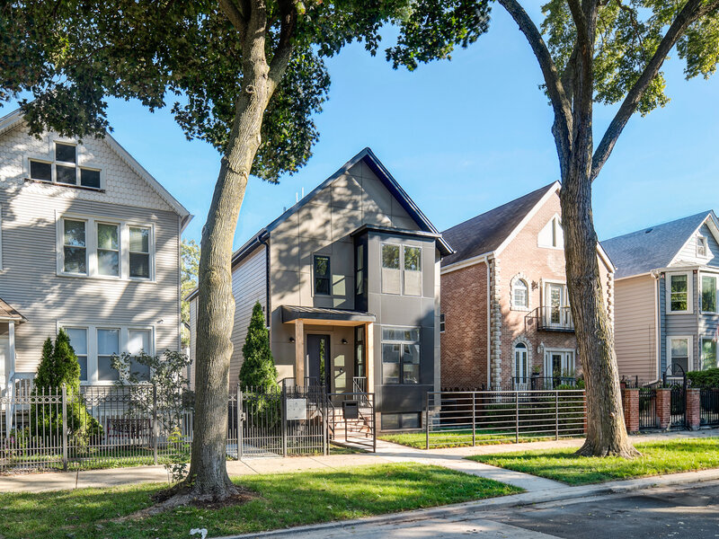 2520 W Shakespeare Avenue Chicago IL 60647