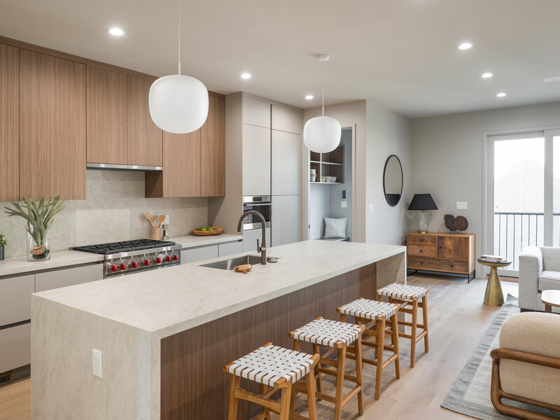 2520 W Shakespeare Avenue Chicago IL 60647
