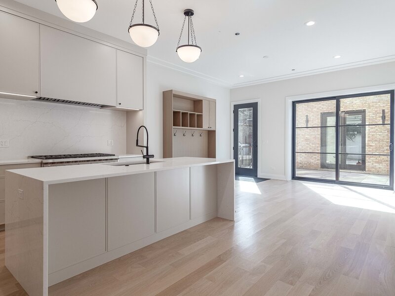 1625 W Julian Street Chicago IL 60622