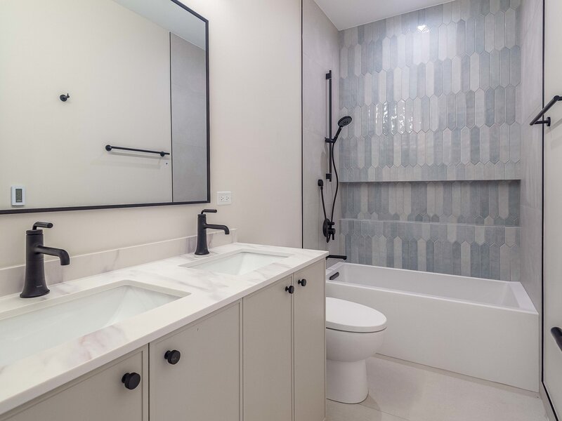 1625 W Julian Street Chicago IL 60622