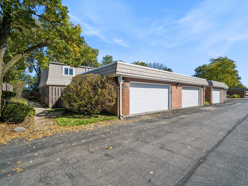 1466 Concorde Circle Highland Park IL 60035