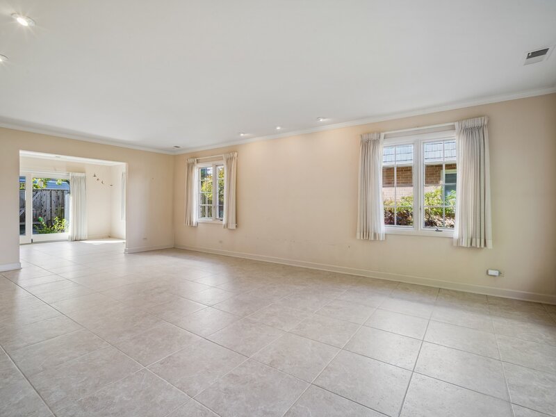 1466 Concorde Circle Highland Park IL 60035