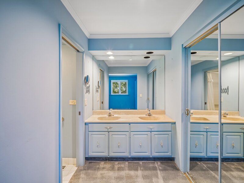 1466 Concorde Circle Highland Park IL 60035