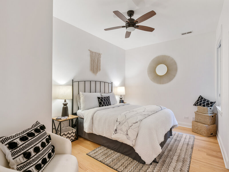 2463 W Foster Avenue Chicago IL 60625