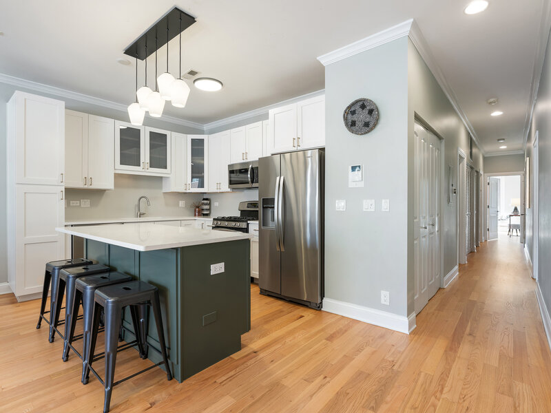 2463 W Foster Avenue Chicago IL 60625
