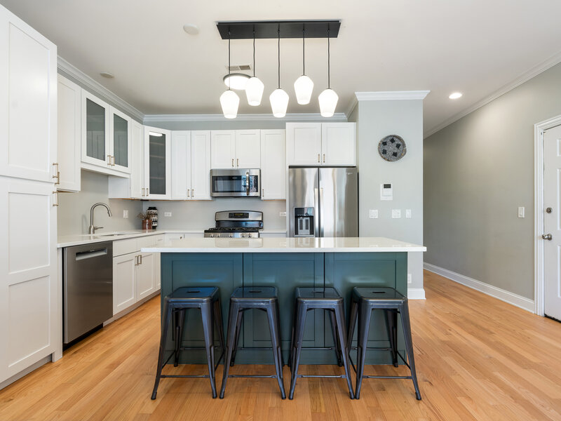 2463 W Foster Avenue Chicago IL 60625