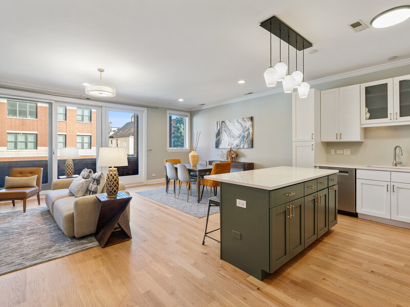 2463 W Foster Avenue Chicago IL 60625