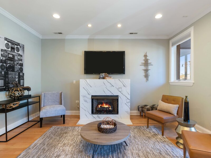 2463 W Foster Avenue Chicago IL 60625