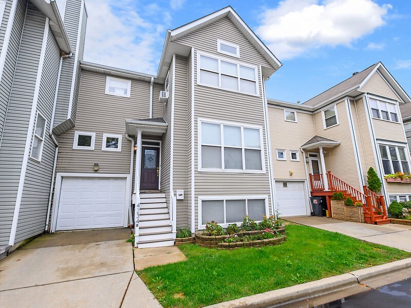 4234 N Kolmar Avenue Chicago IL 60641