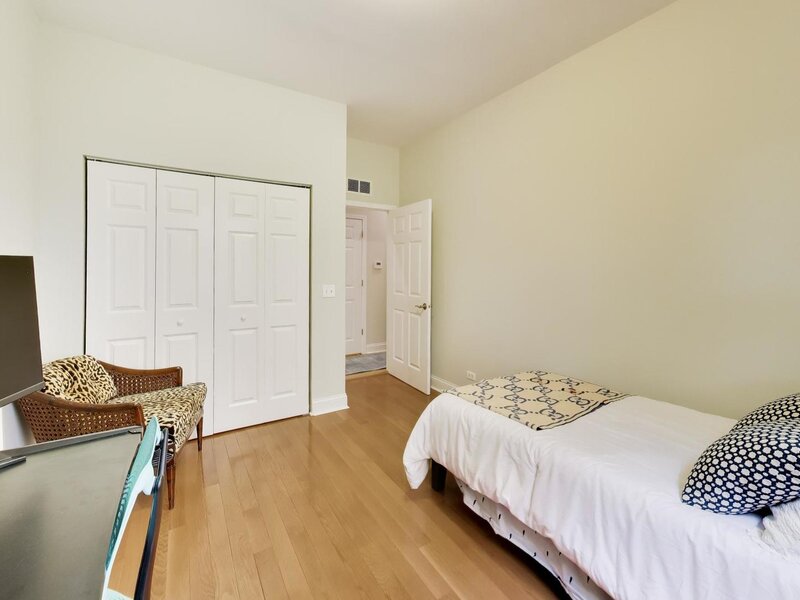 4018 N Mozart Street Chicago IL 60618