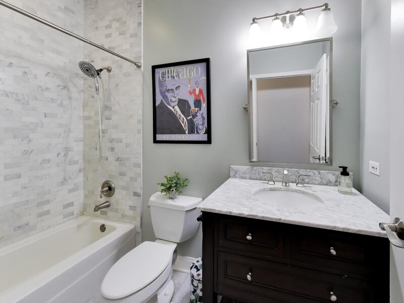 4018 N Mozart Street Chicago IL 60618