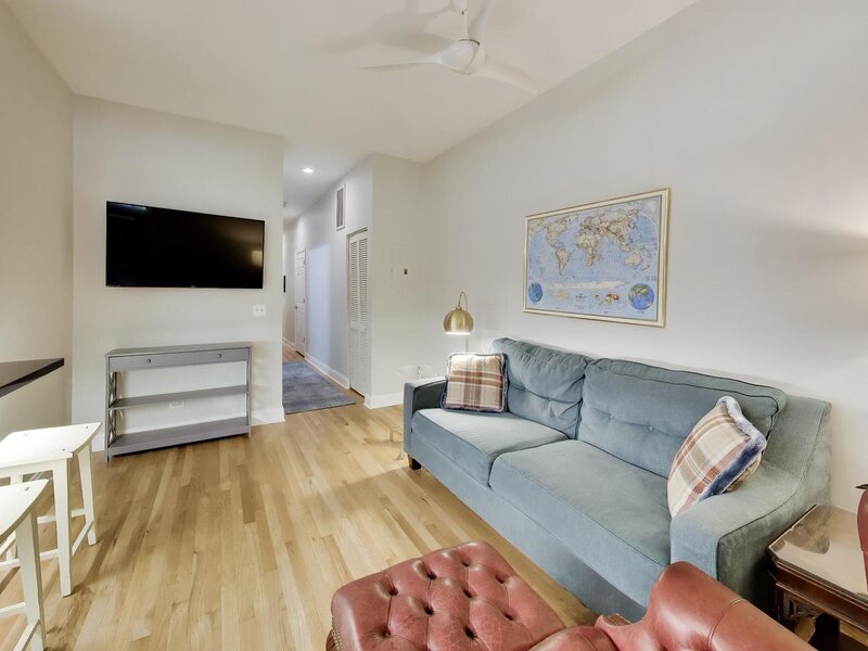 4018 N Mozart Street Chicago IL 60618