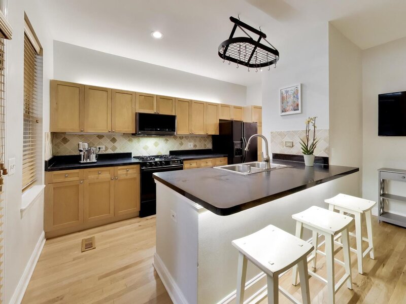 4018 N Mozart Street Chicago IL 60618