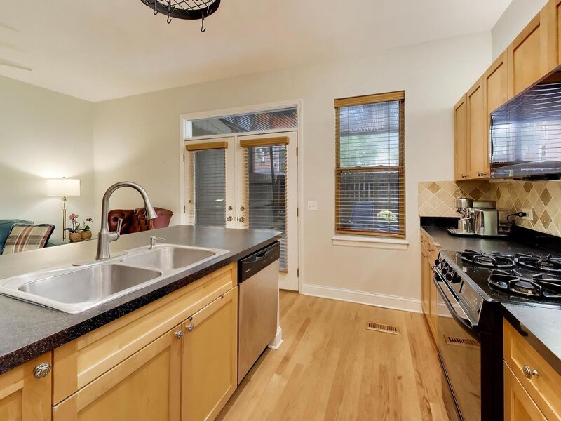 4018 N Mozart Street Chicago IL 60618
