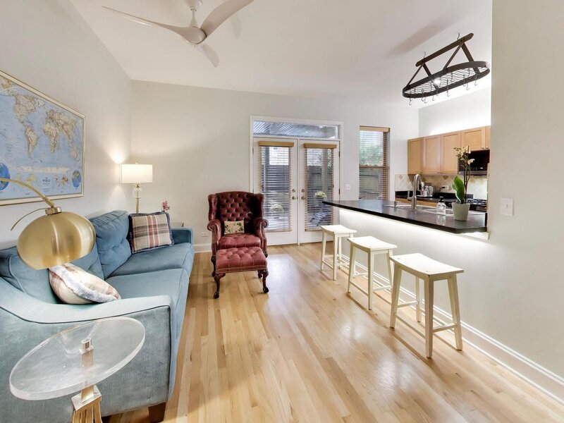4018 N Mozart Street Chicago IL 60618