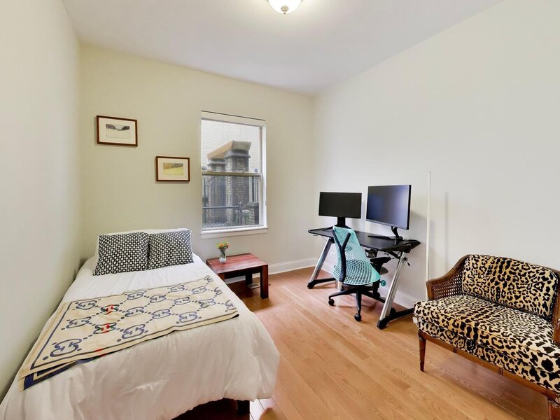 4018 N Mozart Street Chicago IL 60618