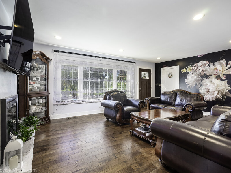 2 Mildred Avenue Glen Ellyn IL 60137