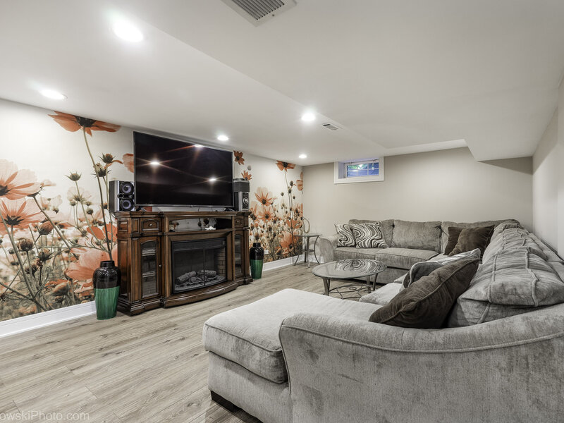 2 Mildred Avenue Glen Ellyn IL 60137