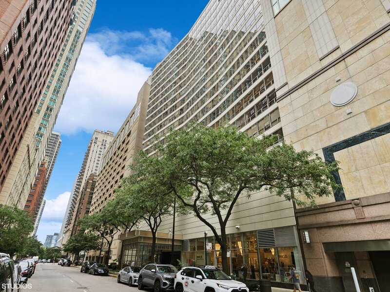 110 E Delaware Place Chicago IL 60611