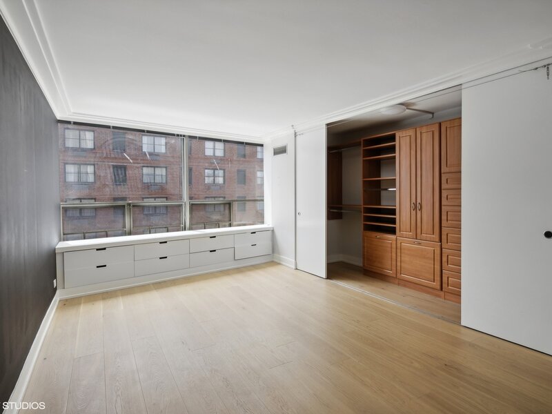 110 E Delaware Place Chicago IL 60611