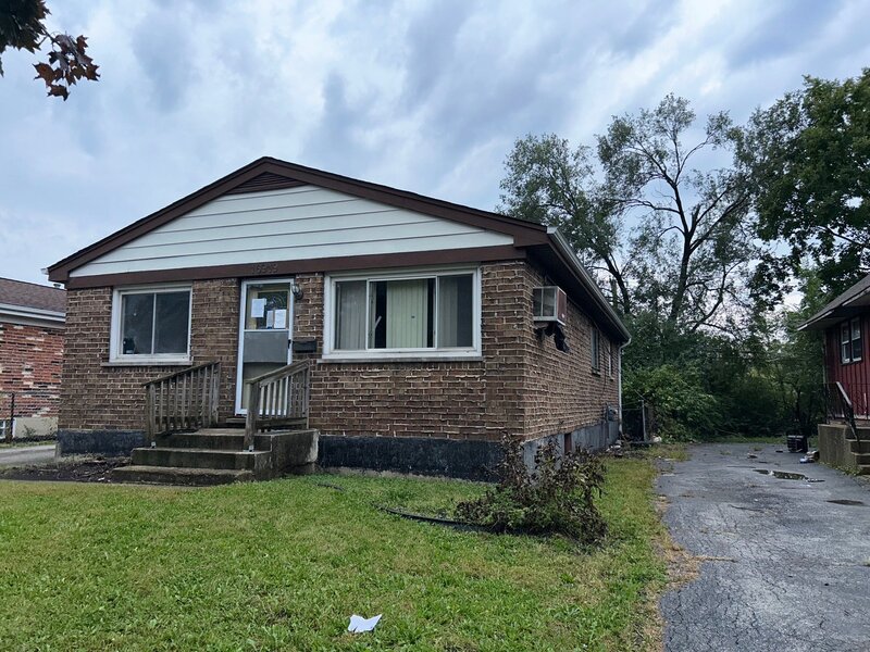 16919 Glen Oaks Drive Country Club Hills IL 60478